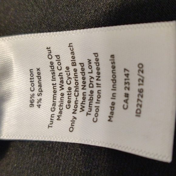 T By TALBOTS. Colorful Women's Swim Top - Picture 6 of 8